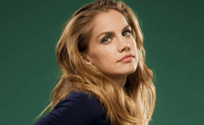 Anna Chlumsky Net Worth